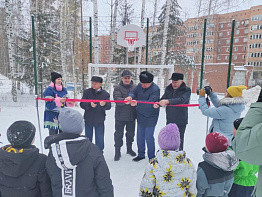 Появилась еще одна спортивная площадка во дворе дома 138 по улице Ленина